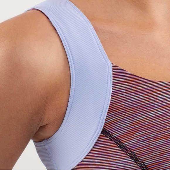 Lululemon Run-Chase me tank - Picture 3 of 10